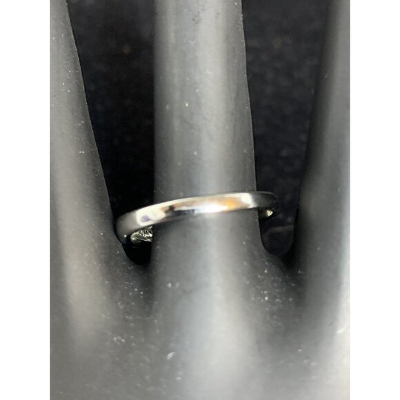 Silver Tone Band Ring With Ribbed Design Signed GR Size 6 1/2 (R95) - Picture 3 of 8